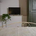 Palazzo Salvatori 게스트하우스 4*